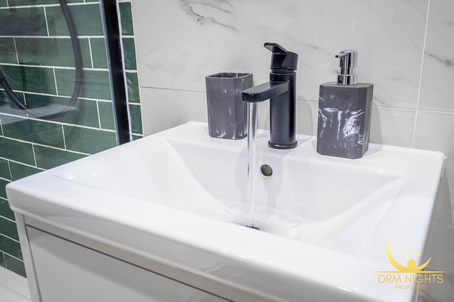 Modern 1-Bedroom Apartment In Leeds City Centre Sleeps 2 Central Station 外观 照片
